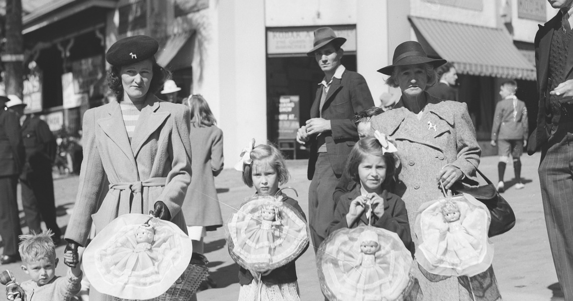 Girls With Dolls On Canes At The Brisbane Exhibition 1947 53051984313 O
